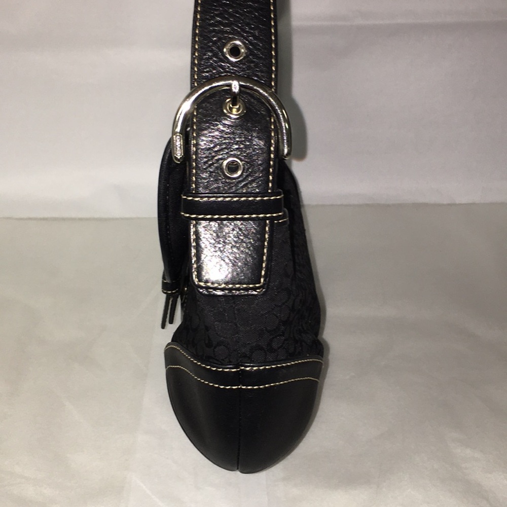 AUTHENTIC COACH PURSE - Picture 4 of 8